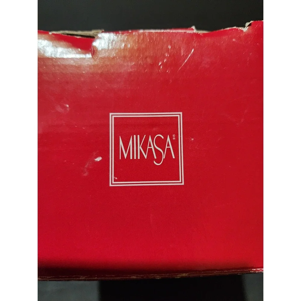 Mikasa Frosted‎ Crystal Christmas Bell  Silent Night Scene 5 1/4